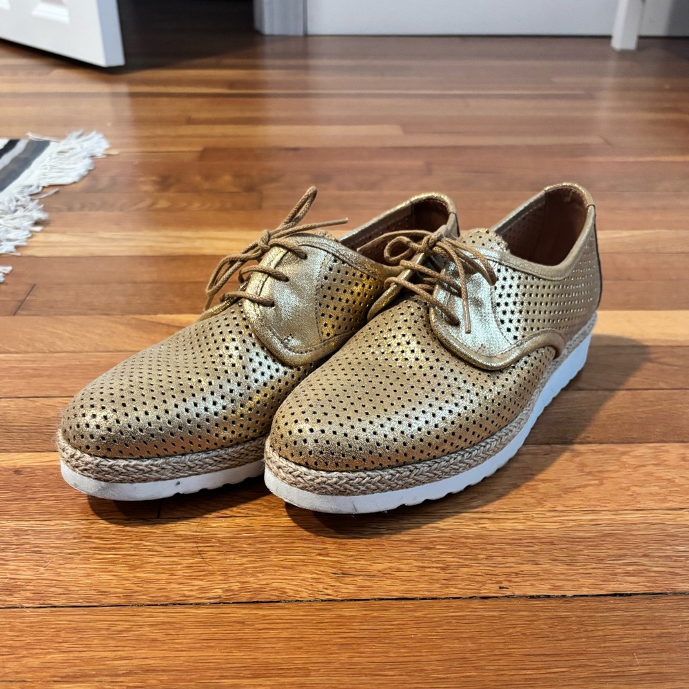 Elegant Gold Women's Oxford Shoes